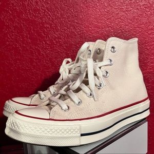 Chuck 70 Vintage Canvas in parchment size 4(mens) 6 womens